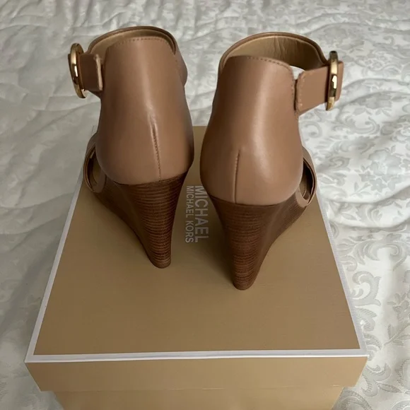 Michael by Michael Kors Lena Leather Wedge - Picture 8 of 11